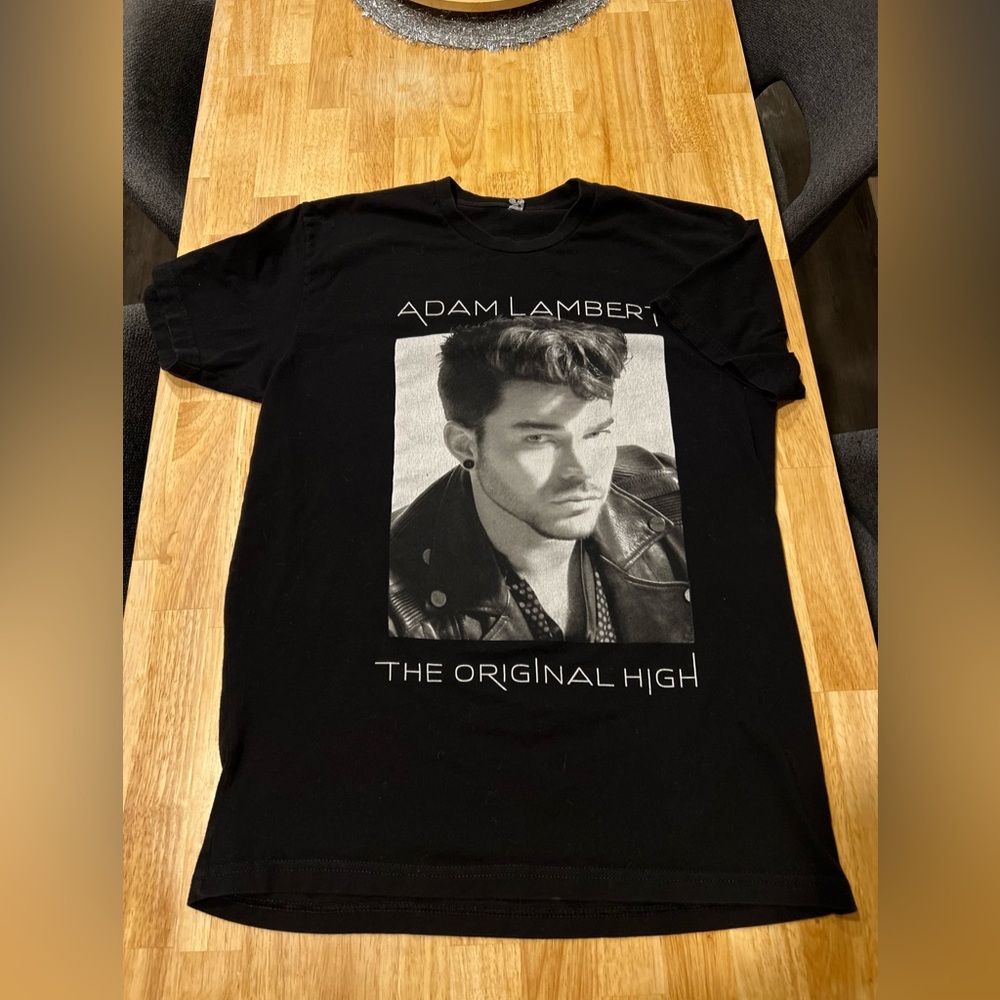 Adam Lambert 2016 The Original High concert tour Tee. Men’s size Medium